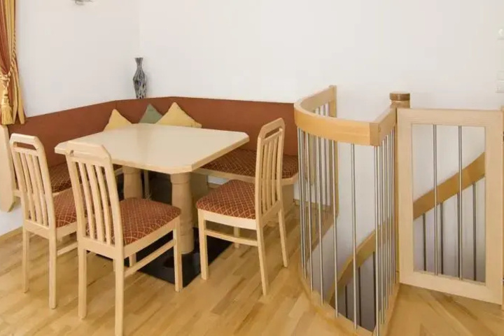 Room 5 of 17