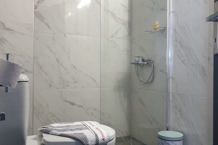 Room 10 of 23