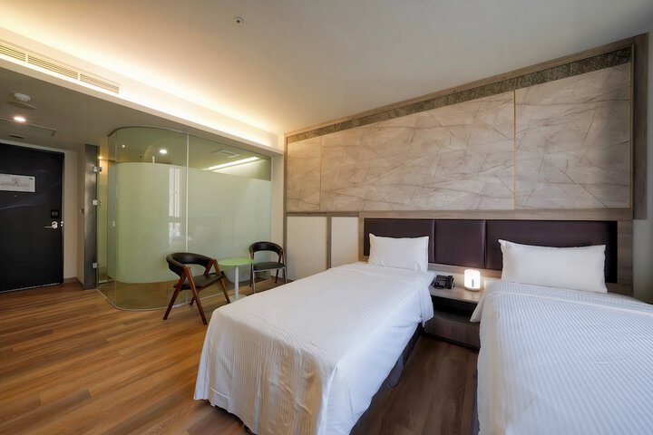Room 25 of 155