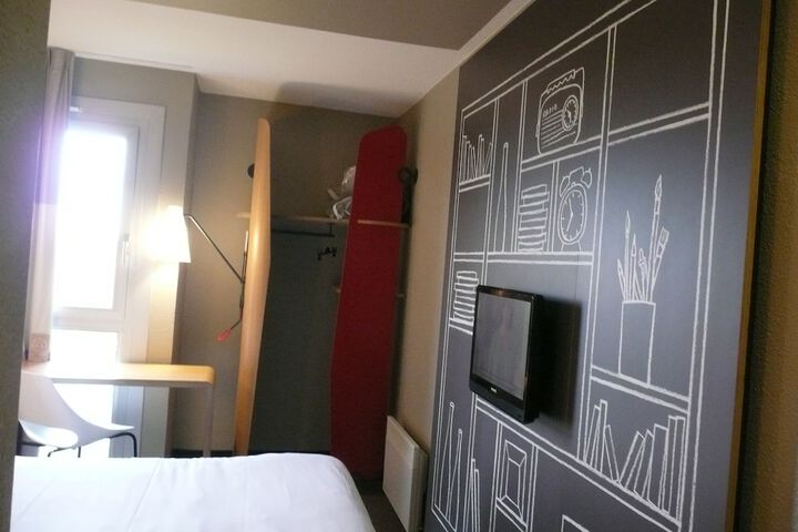 Room 7 of 64