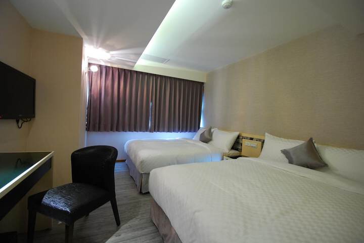 Room 14 of 25