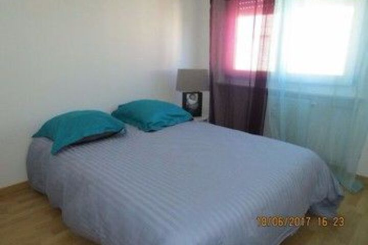 Room 5 of 11