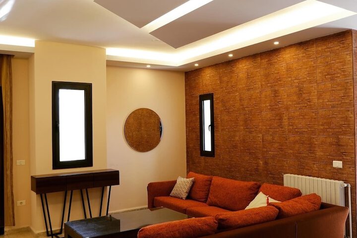 Room 43 of 76