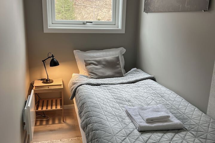 Room 52 of 159