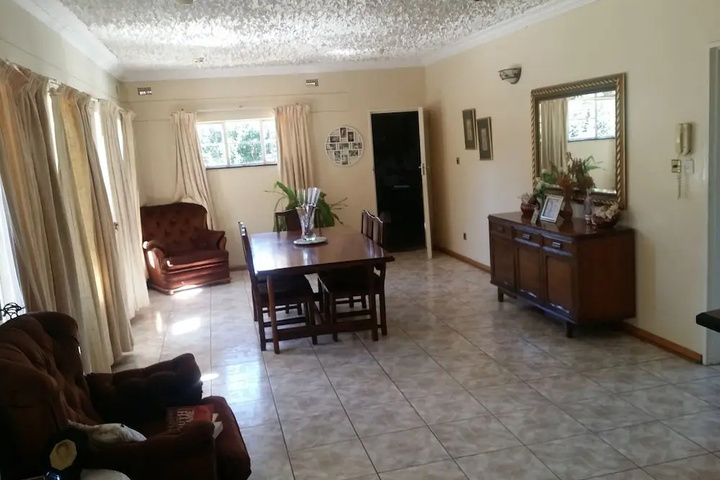 Room 4 of 16