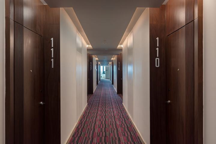 Ballroom/Hall 68 of 76