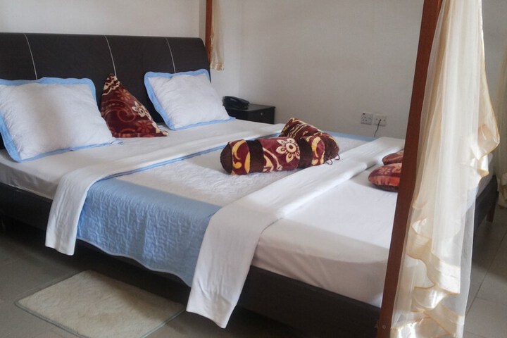 Room 12 of 81