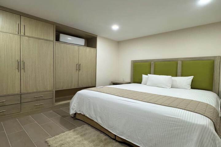 Room 5 of 91