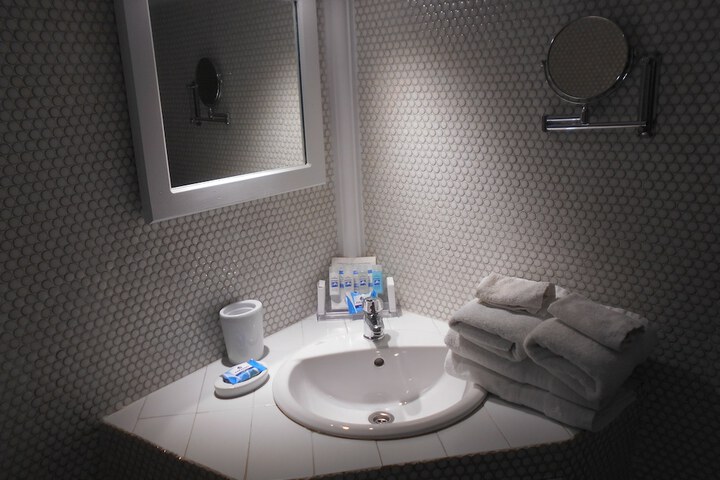 Room 47 of 70
