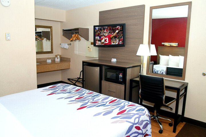 1 King Bed (17 of 17)