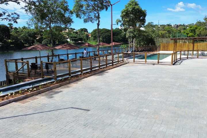 Pool 142 of 228