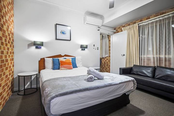 Room 6 of 23