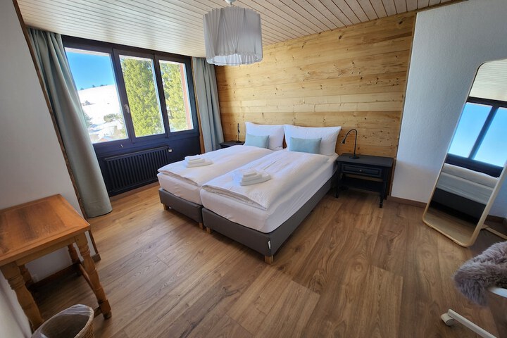 Room 8 of 47