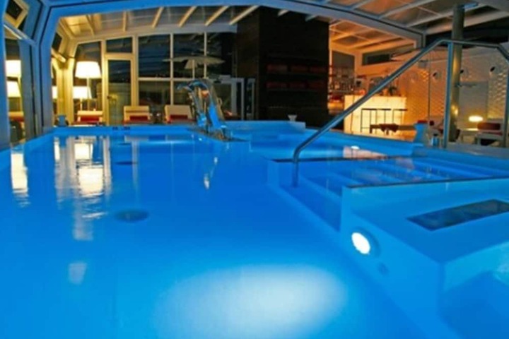 Pools & Facilities