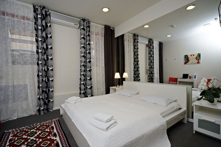 Room 22 of 48