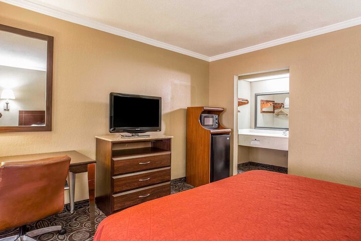 Room 9 of 48