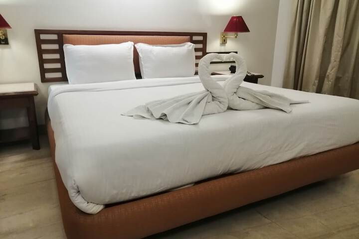 Room 52 of 181