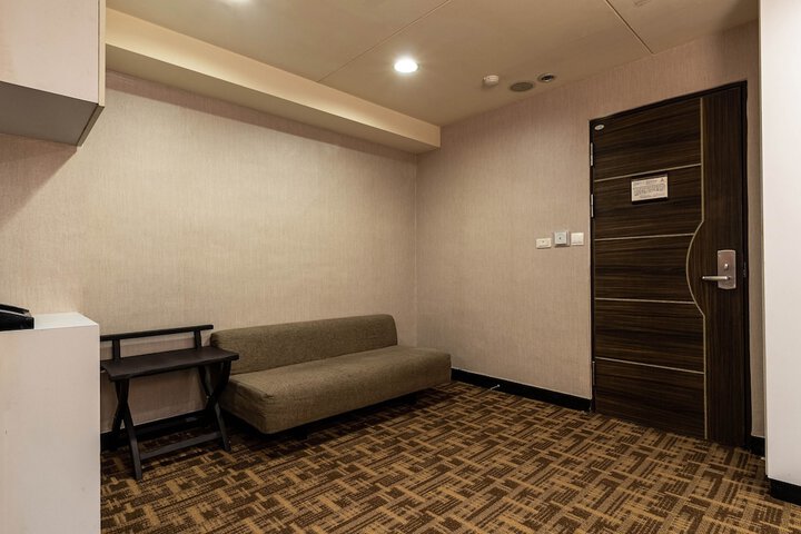 Room 19 of 119