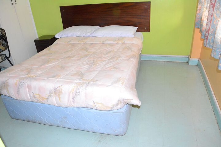 Room 16 of 50