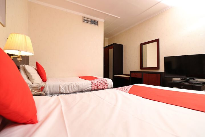 Room 6 of 31