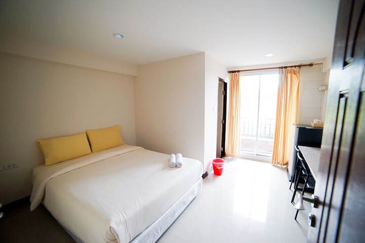 Room 17 of 34