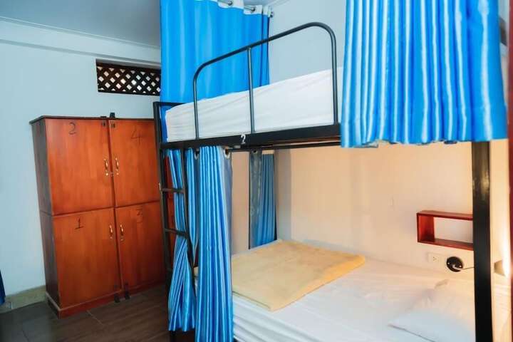 Room 4 of 17