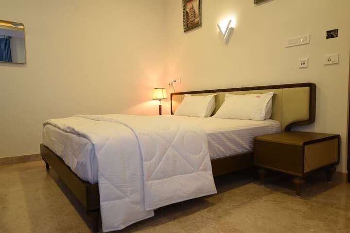 Room 3 of 6