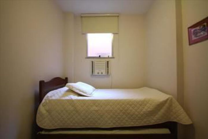 Room 14 of 32