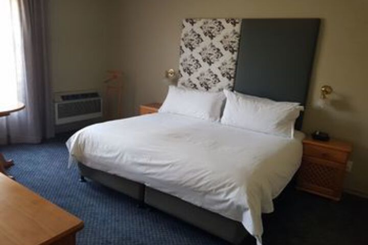 Room 12 of 27