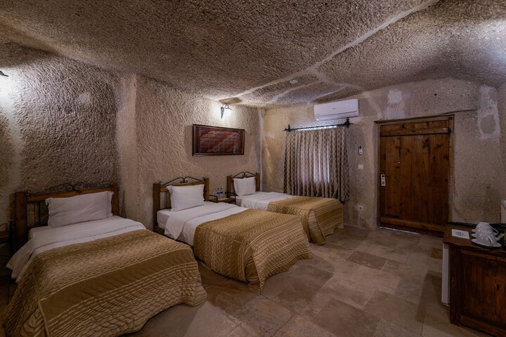Room 4 of 180