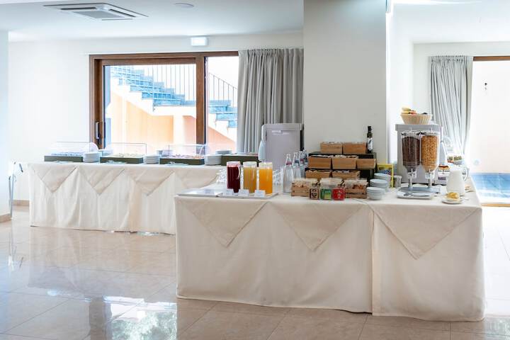 Breakfast buffet