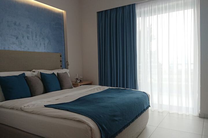 Room 9 of 38