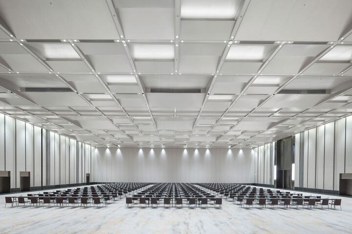 Ballroom/Hall 125 of 251