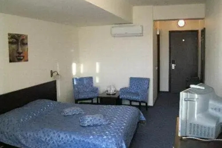 Room 3 of 5