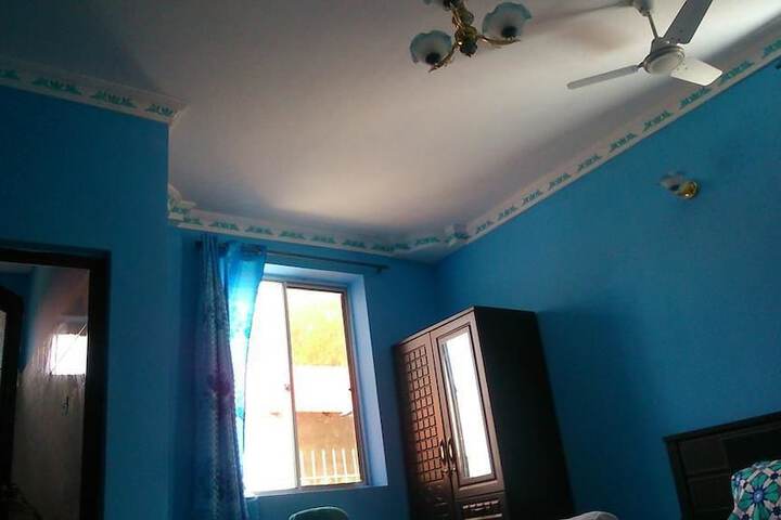 Room 12 of 20