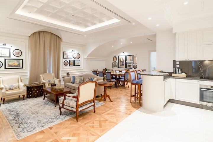 Room 4 of 42