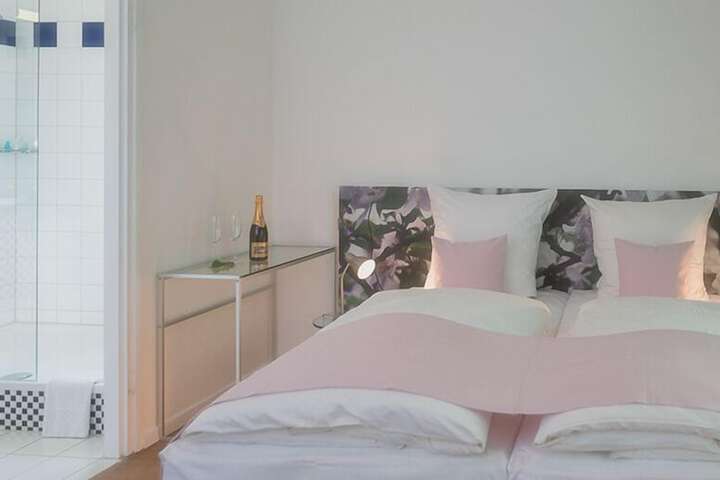 Room 5 of 26