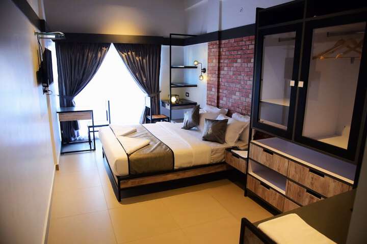 Room 27 of 41