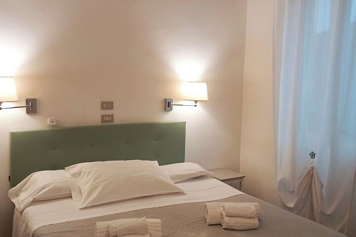 Room 26 of 90