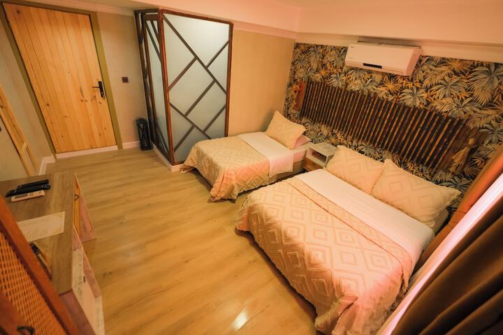 Room 55 of 104