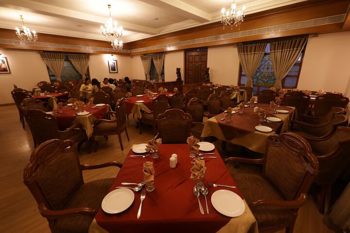 Dining 56 of 73