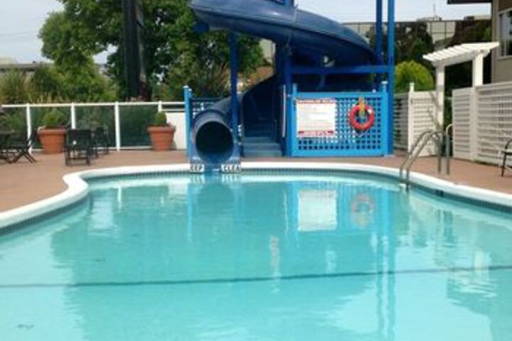 Pool 18 of 18