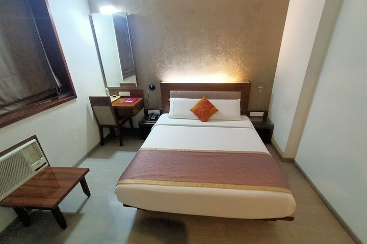 Room 11 of 23