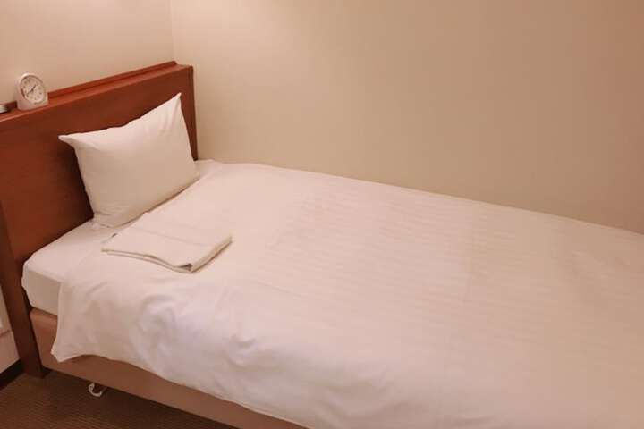 Room 3 of 39