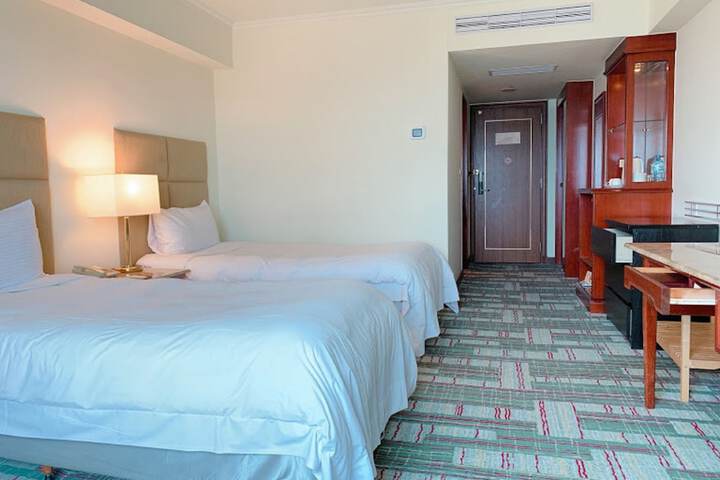 Room 12 of 101