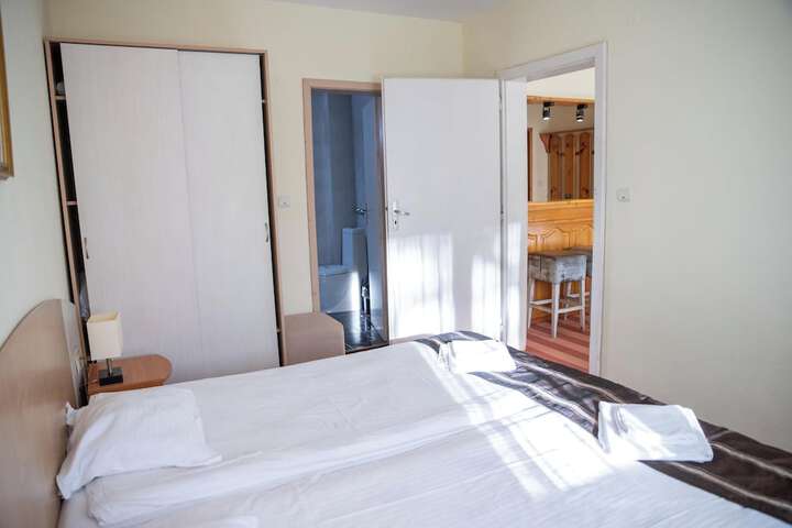 Room 13 of 45