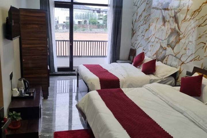 Room 5 of 15