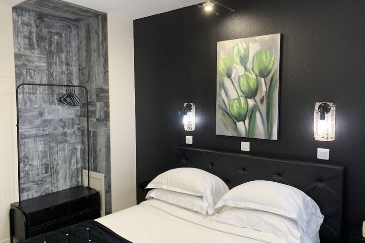 Room 10 of 38