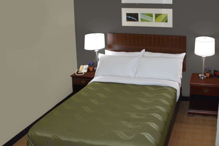 2 Queen Beds (2 of 14)