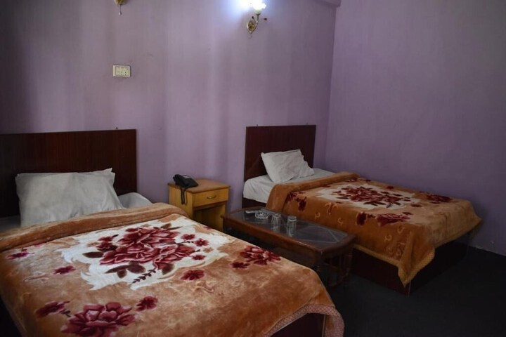 Room 12 of 14